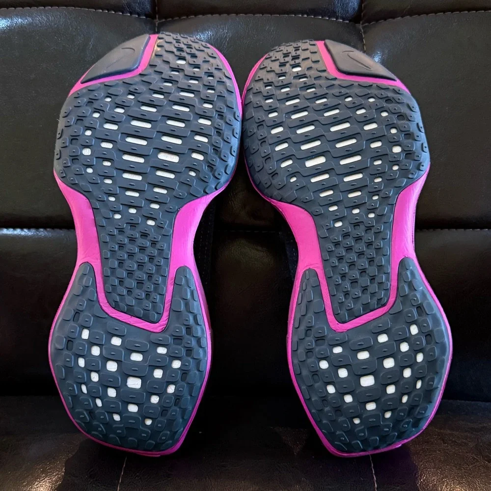 NIKE WMNS ZOOMX INVINCIBLE RUN FK 3 - Picture 11 of 16